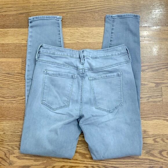 Athleta Sculptec Skinny Grey Wash Jeans. Size 4 - Picture 4 of 9